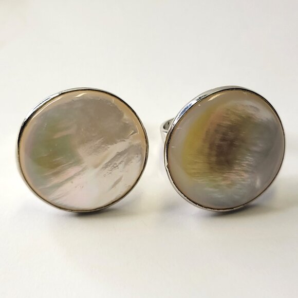 Mother of Pearl Round Ring Adjustable Ring - Picture 2 of 6